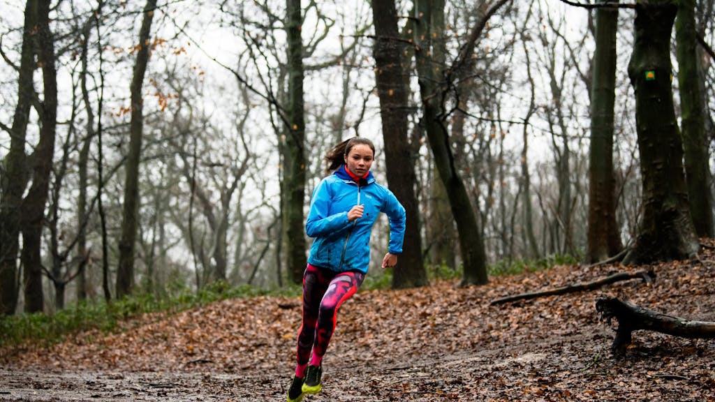 WestLotto-Toptalent Hannah Odendahl ist 15 Jahre alt und Leichtathletin. Für ihren großen Traum von Olympia trainiert sie sechs Mal in der Woche – bei Wind und Wetter.