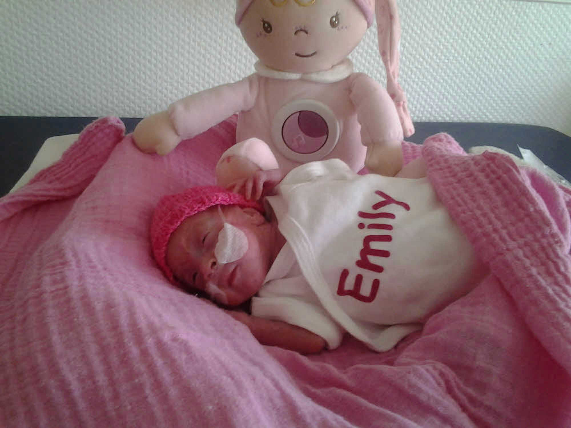 Emily, dreieinhalb Monate nach ihrer Geburt am 27. Januar 2014.