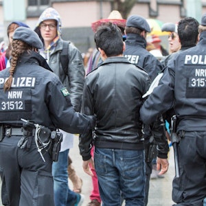 Polizei_Köln_Festnahme_Symbol_23022020