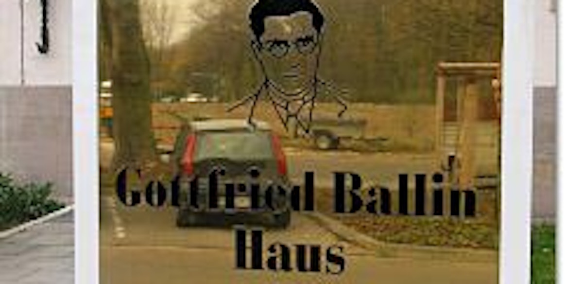 Die ehemalige Kommandantur der Haelen Kaserne im jetzigen Stadtwaldviertel wurde in "Gottfried Ballin Haus" umbenannt.