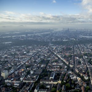 Die Mieten in Köln sind hoch, das Risiko für Hausbesitzer ist minimal, findet der DGB.