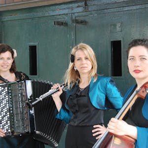 Das Trio Anne-Lise Cassonnet (Akkordeon), Claudia Iserloh (Klarinette) und Beate Müller (Violoncello) eröffnet am Dienstag nächster Woche die Witzheldener Sommerserenaden.