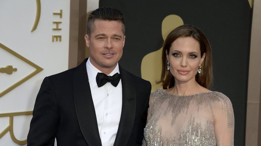 Angelina Jolie und Brad Pitt haben geheiratet.
