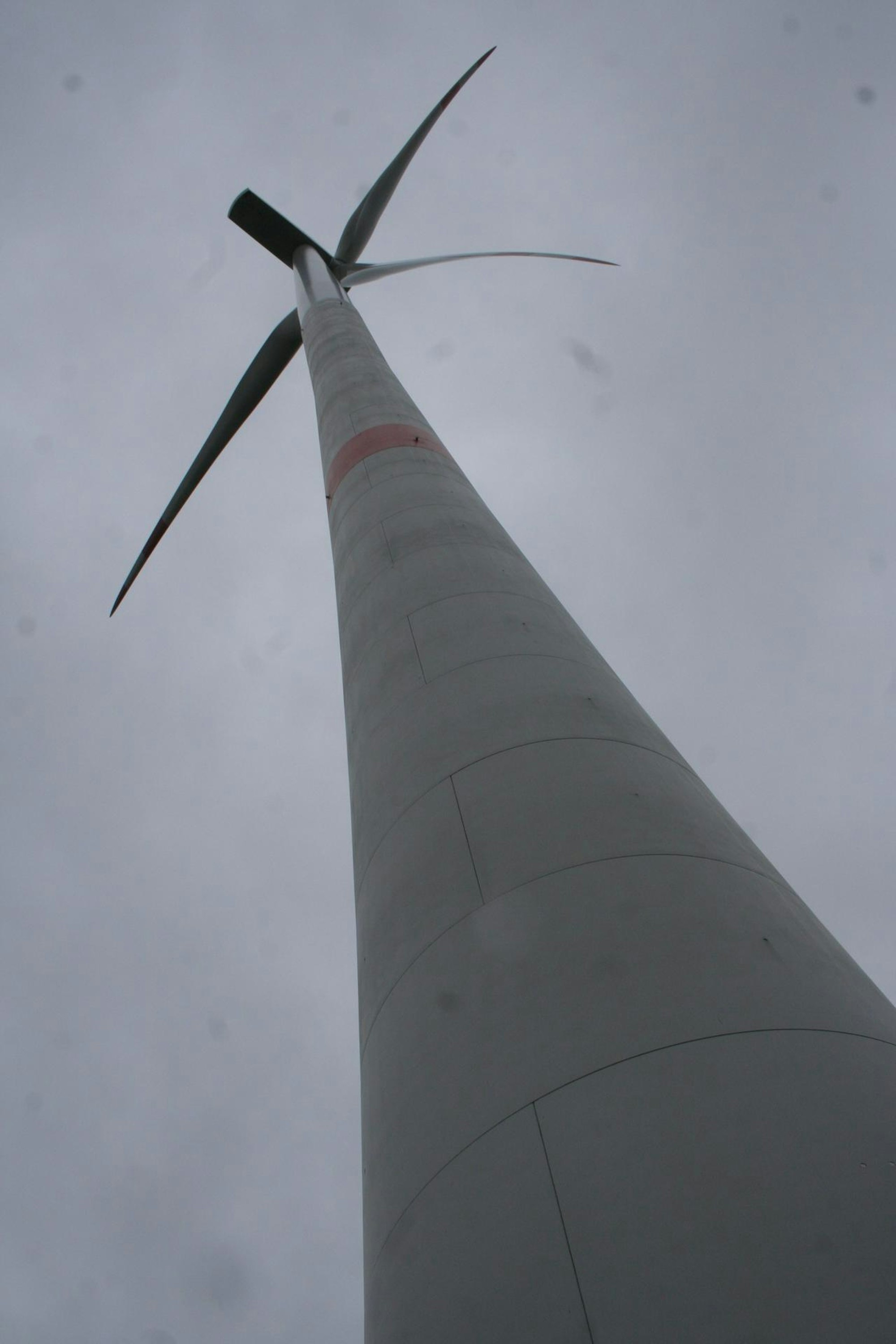 Nicht nur Strom soll im Windpark Königshovener Höhe erzeugt werden, auch Wasserstoff soll nach den Vorstellungen der Stadtverwaltung bald zur Produktpalette gehören.