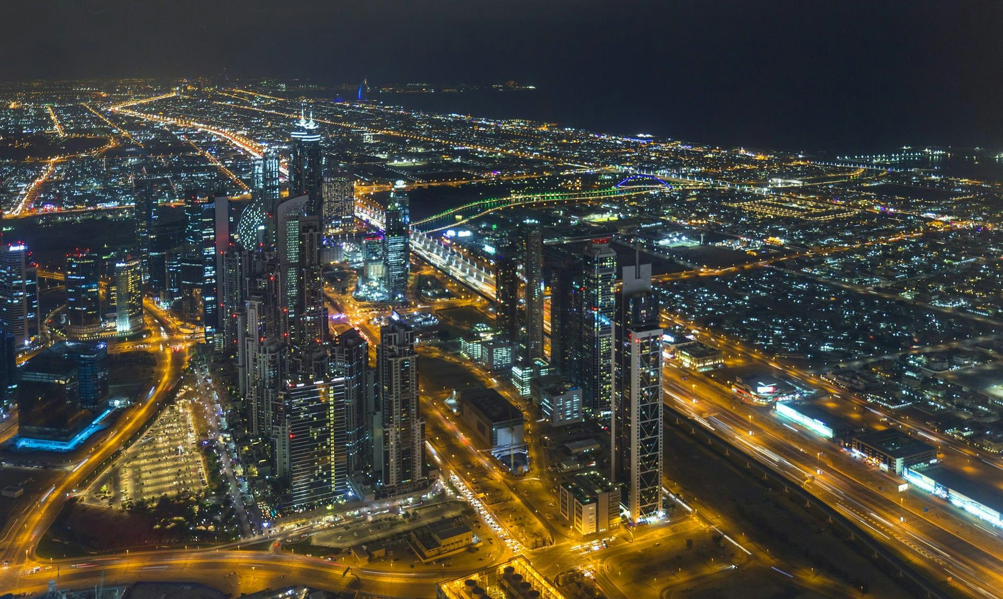 Dubai Übersicht Nacht Imago