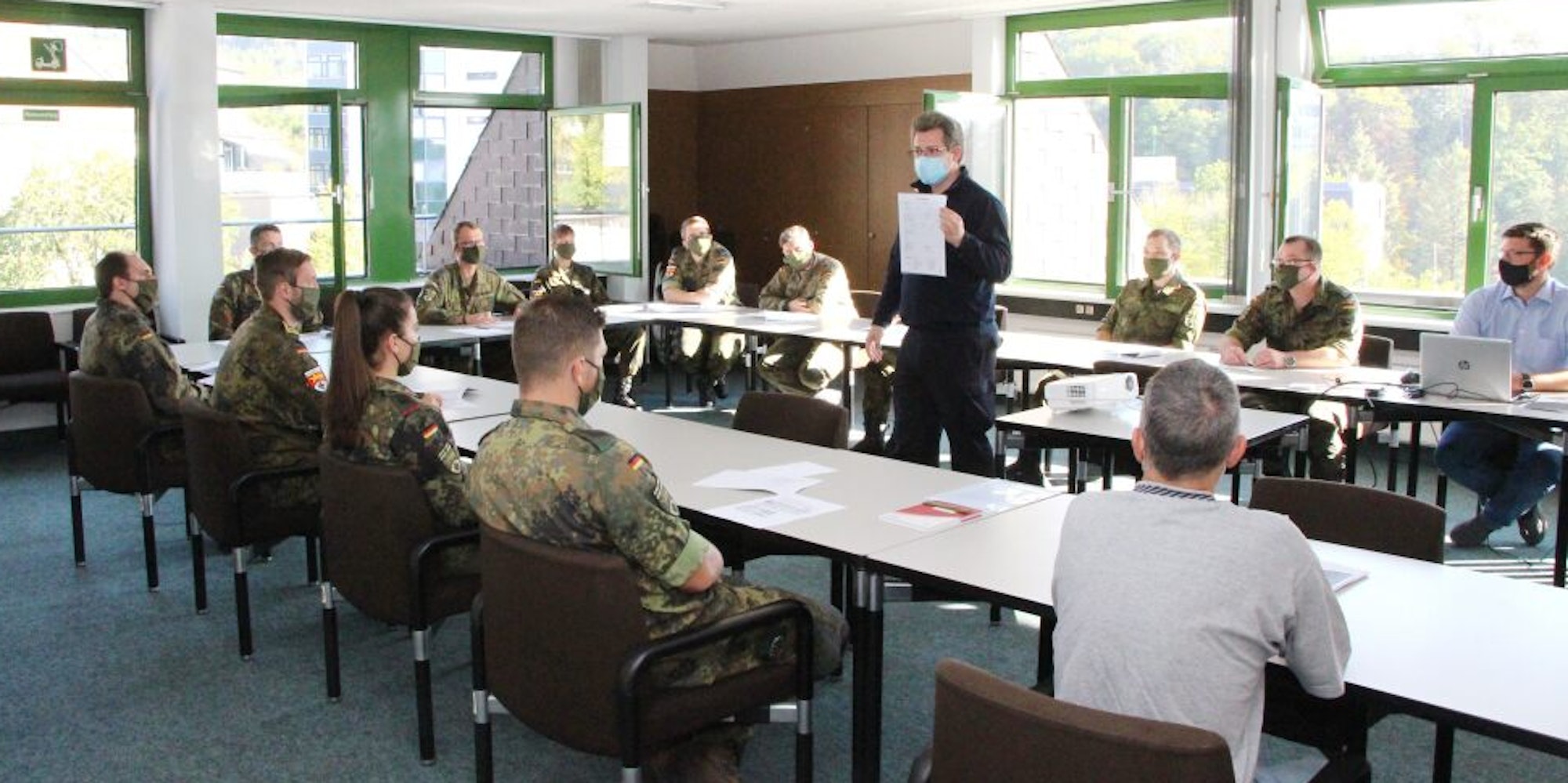 Die Soldaten unterstützen den Oberbergischen Kreis bei der Kontaktverfolgung bei Corona-Fällen.