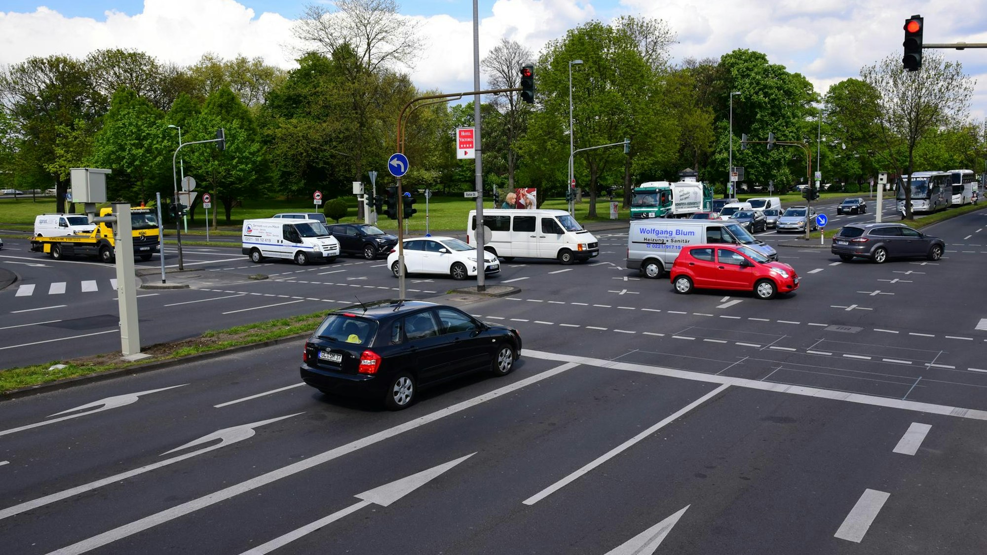 Das Foto zeigt die Kreuzung an der Riehler Straße in Köln.