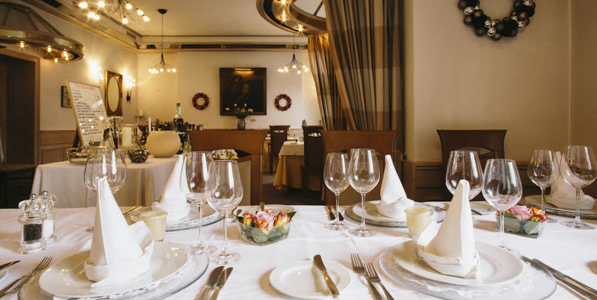 Das Ambiente im Restaurant passt perfekt zur klassischen französischen Küche.