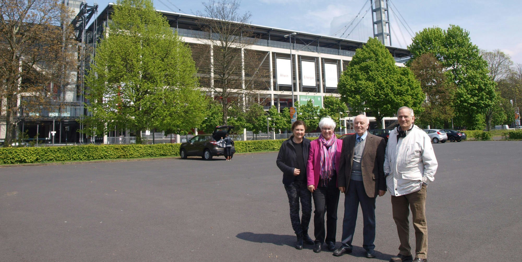 Astrid Franzen, Hildegard Jahn-Schnelle, Günther Fritsche und William Pratt (v.l.) von der BIG Junkersdorf am Stadion