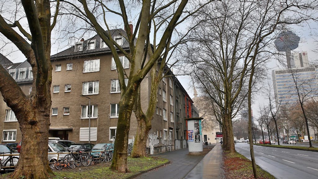 In diesem Haus, Stuppstraße 2, lebt Ex-Gauleiter Grohe ca. 1952/1953.