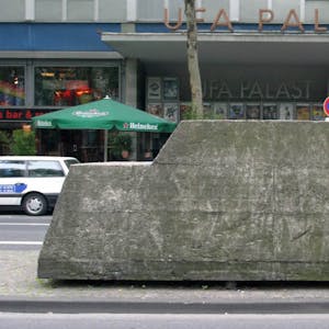Die Skulptur steht seit Jahren auf dem Hohenzollernring.