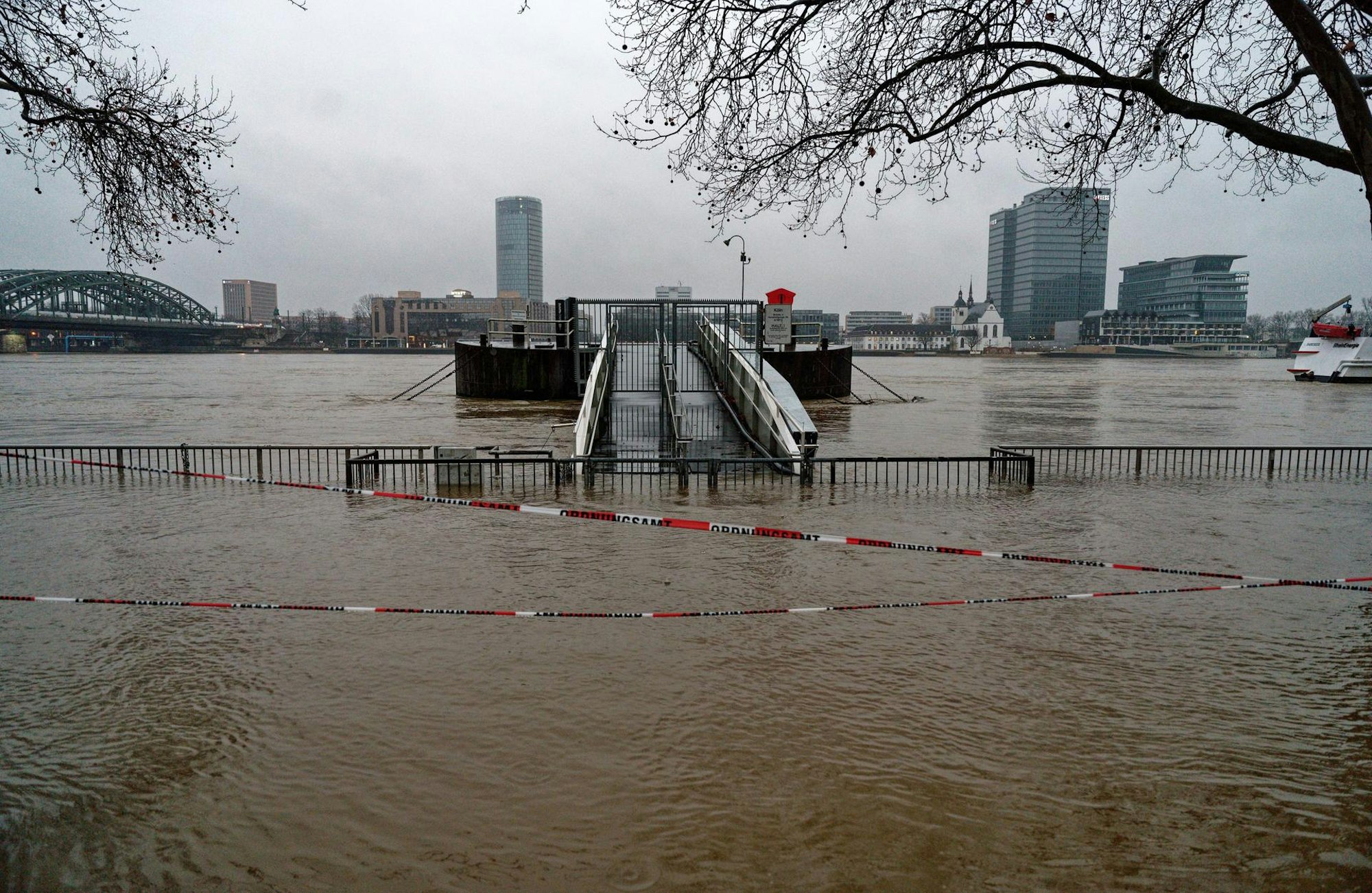 Hochwasser Köln dpa neu