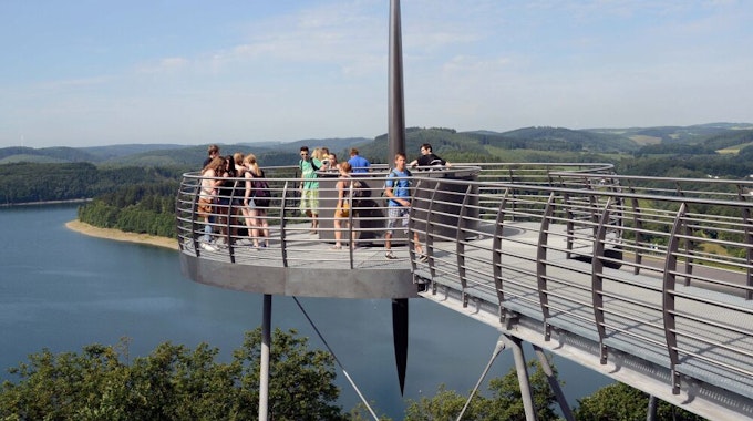 Die Aussichtsplattform Biggeblick gewährt einen tollen Ausblick über den Biggesee und das Sauerland.