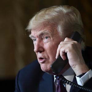 Trump am Telefon