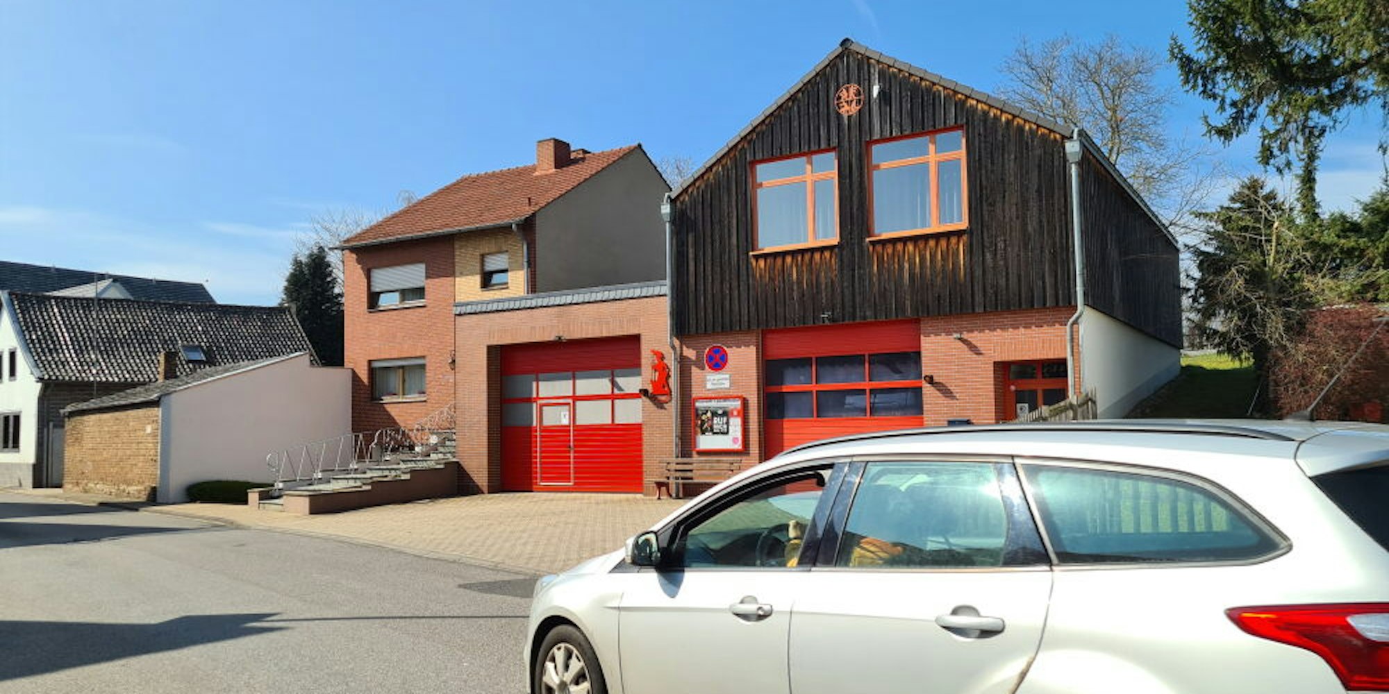 Das zu kleine Feuerwehrhaus in Millendorf soll zugunsten eines Neubaus aufgegeben werden.