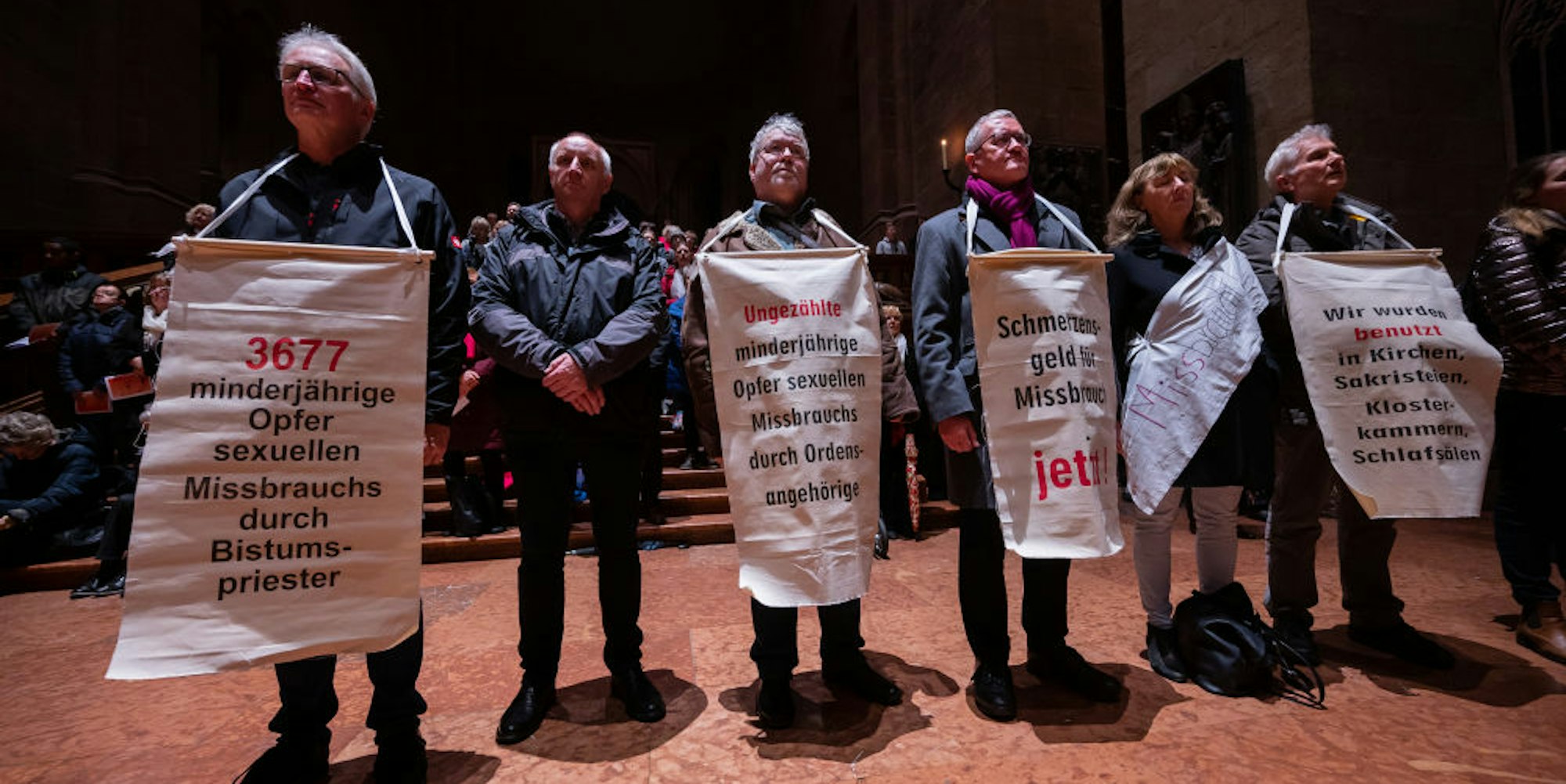 Wollen Aufklärung: Demonstranten klagen Anfang März im Vorfeld der Vollversammlung der Deutschen Bischofskonferenz den sexuellen Missbrauch in der katholischen Kirche an.