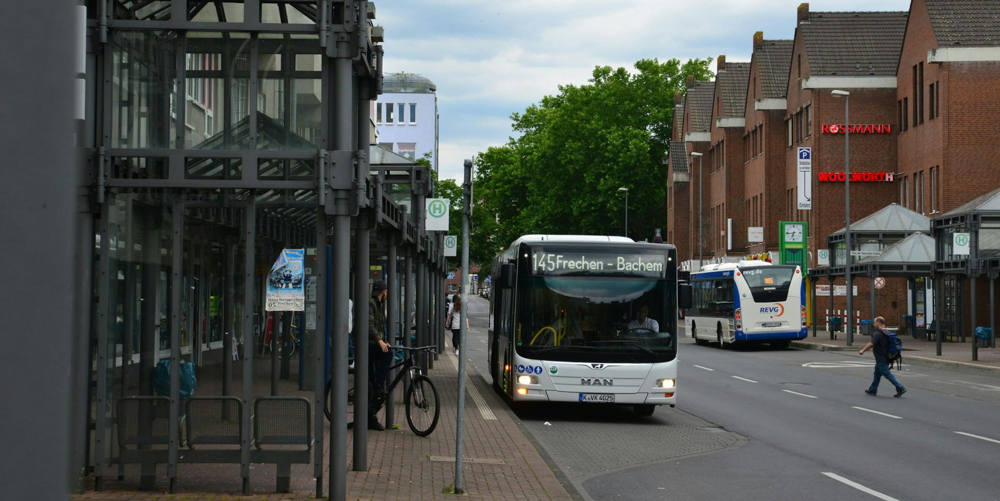 Die Busse der Linie 145 fahren samstags künftig öfter. Über die Endhaltestelle wird noch debattiert.