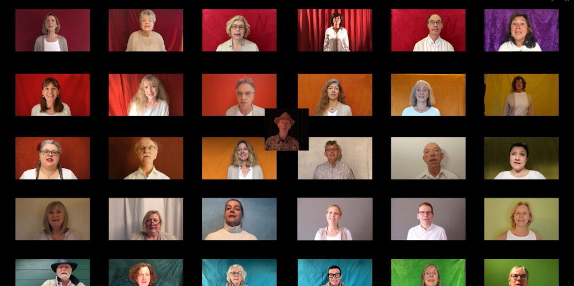 Virtuelles Stimmtraining und Kontaktpflege: Screenshot von der Videoaufnahme der Chormitglieder von O-Ton Overath.