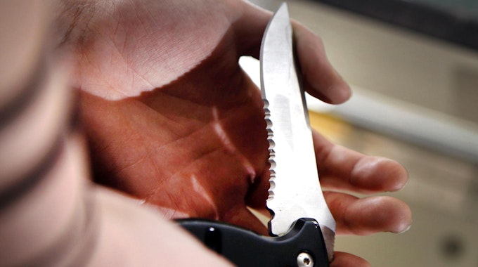 Messer werden oft als Tatwaffe genutzt. Unser Symbolbild wurde 2009 in Kerpen aufgenommen.