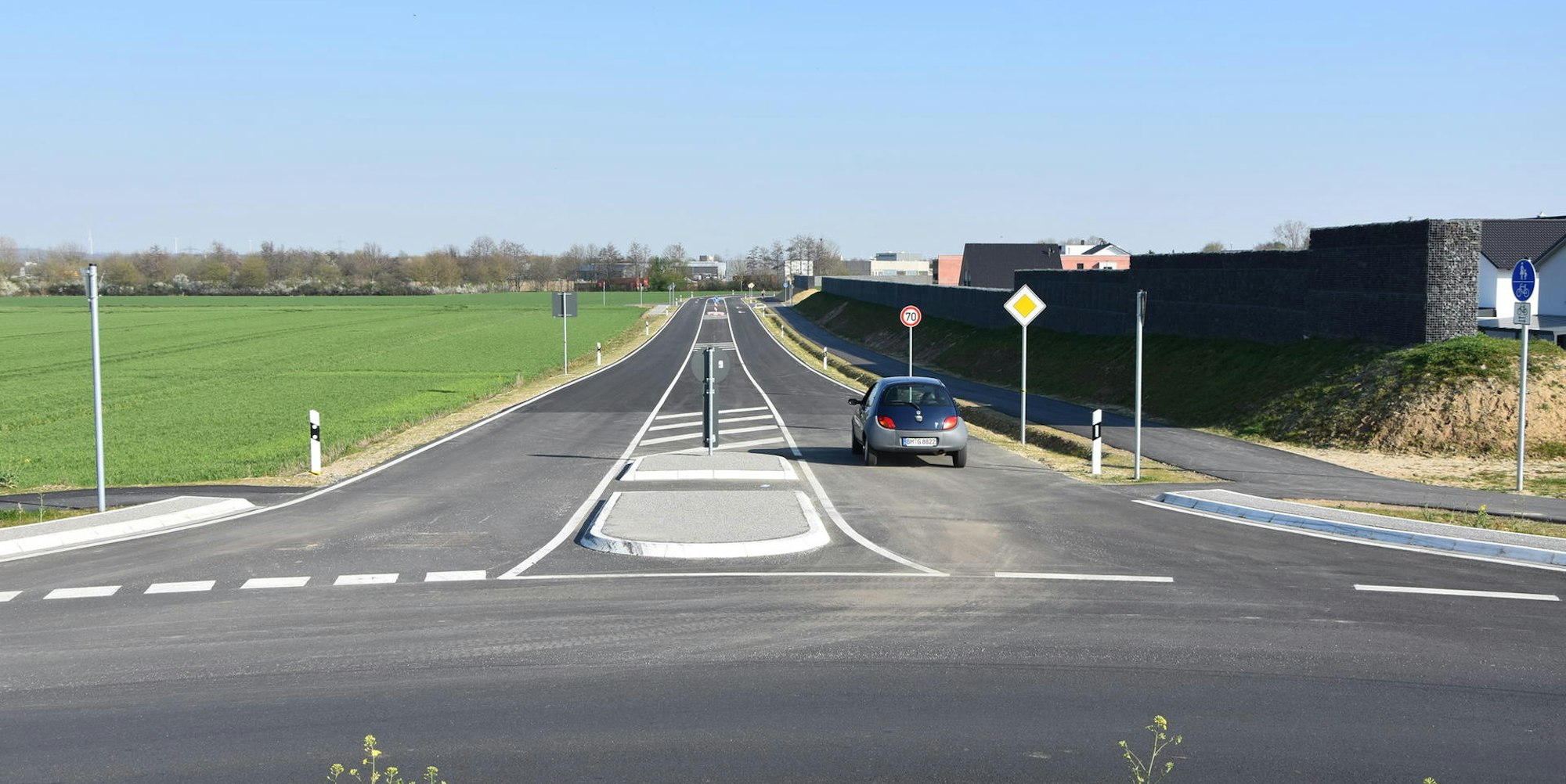 Vier Monate nach Fertigstellung wurde die Kreisstraße 30n bei Elsdorf jetzt für den Verkehr freigegeben.