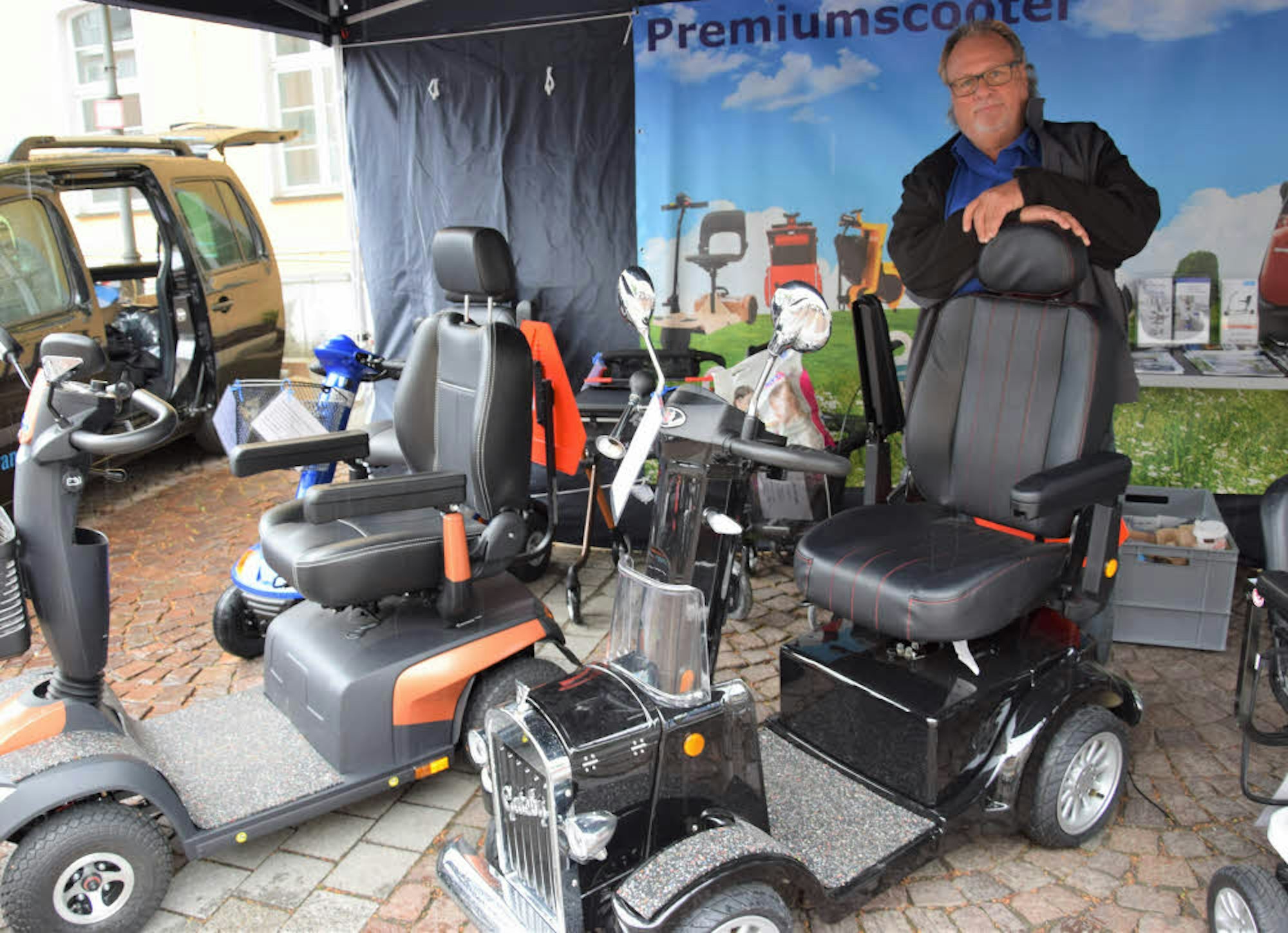 Über Elektromobile für Menschen mit einer Gehbehinderung informierte Wilfried Radermacher von der Firma Hi-Be-Co Rehatechnik.