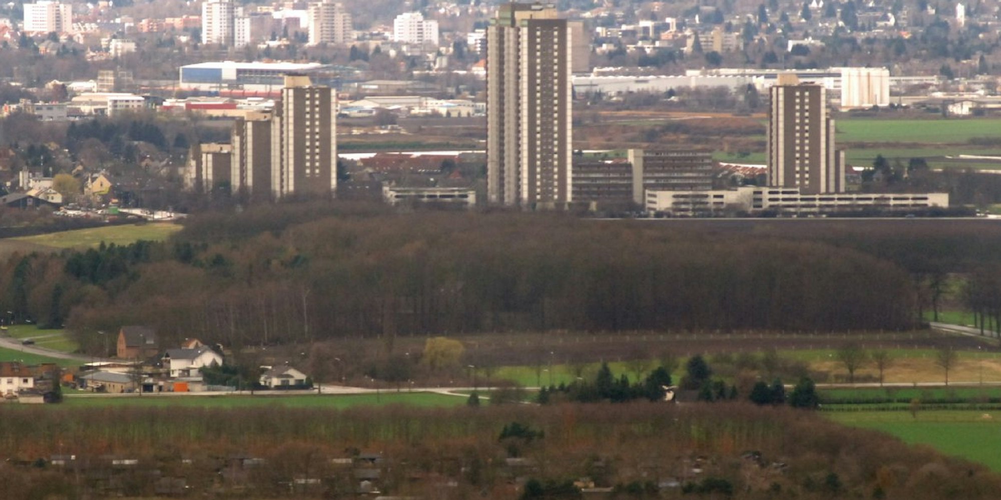 Ein Panorama-Blick aus dem ehemaligen Deutsche Welle-Turm auf den Kölnberg.