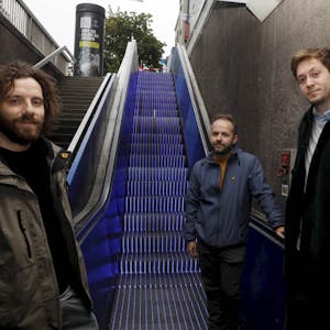 Blaue Treppe von Roman Jungblut (v.l.), Daniel Herrmann und Eduard Paal