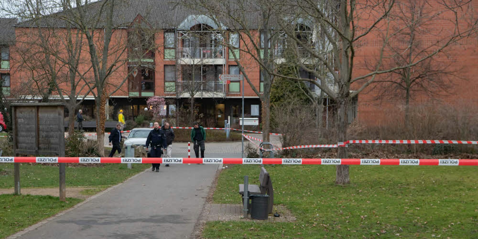 Teile des Ruhrparks wurden von der Polizei abgesperrt. Am Samstag hat es dort eine Messerattacke gegeben.