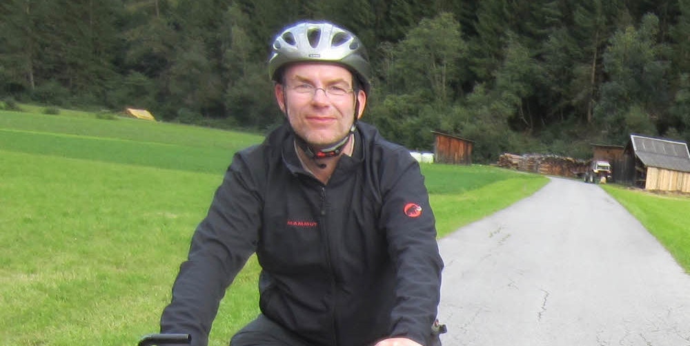 Einmal über die Alpen, von Bayern bis nach Italien, fuhr der Kölner Holger Nacken mit dem Fahrrad. Sein Weg führte ihn und seine zwei Begleiter über die Römerstraße Via Claudia Augusta.