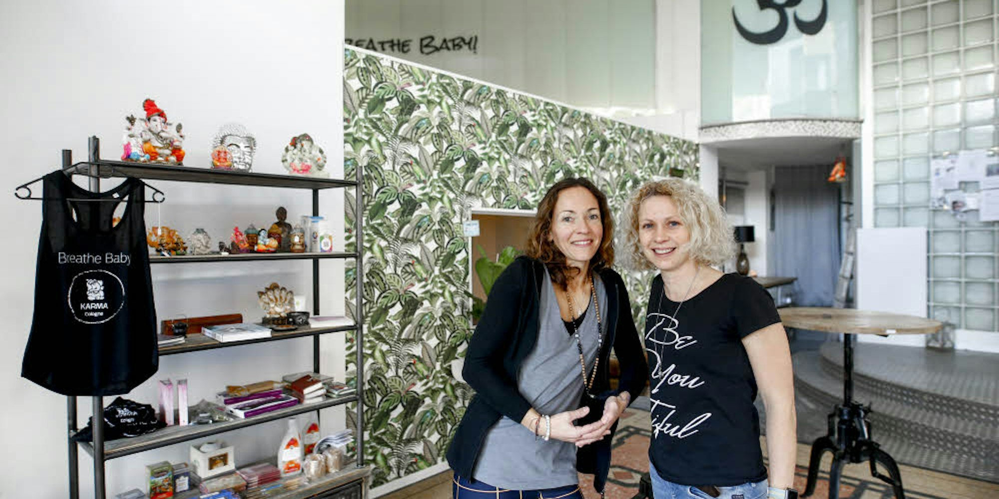 Annika Hoffmann und Nicki Wiehl in ihrem kürzlich eröffneten Yoga-Studio „Karma Cologne“