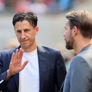 FC-Geschäftsführer Christian Keller und Lizenzspielleiter Thomas Kessler im Stadion.