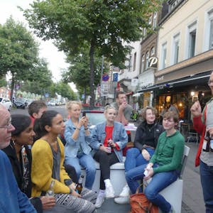Das Orga-Team traf sich auf der Venloer  Straße gegenüber vom BüZe.