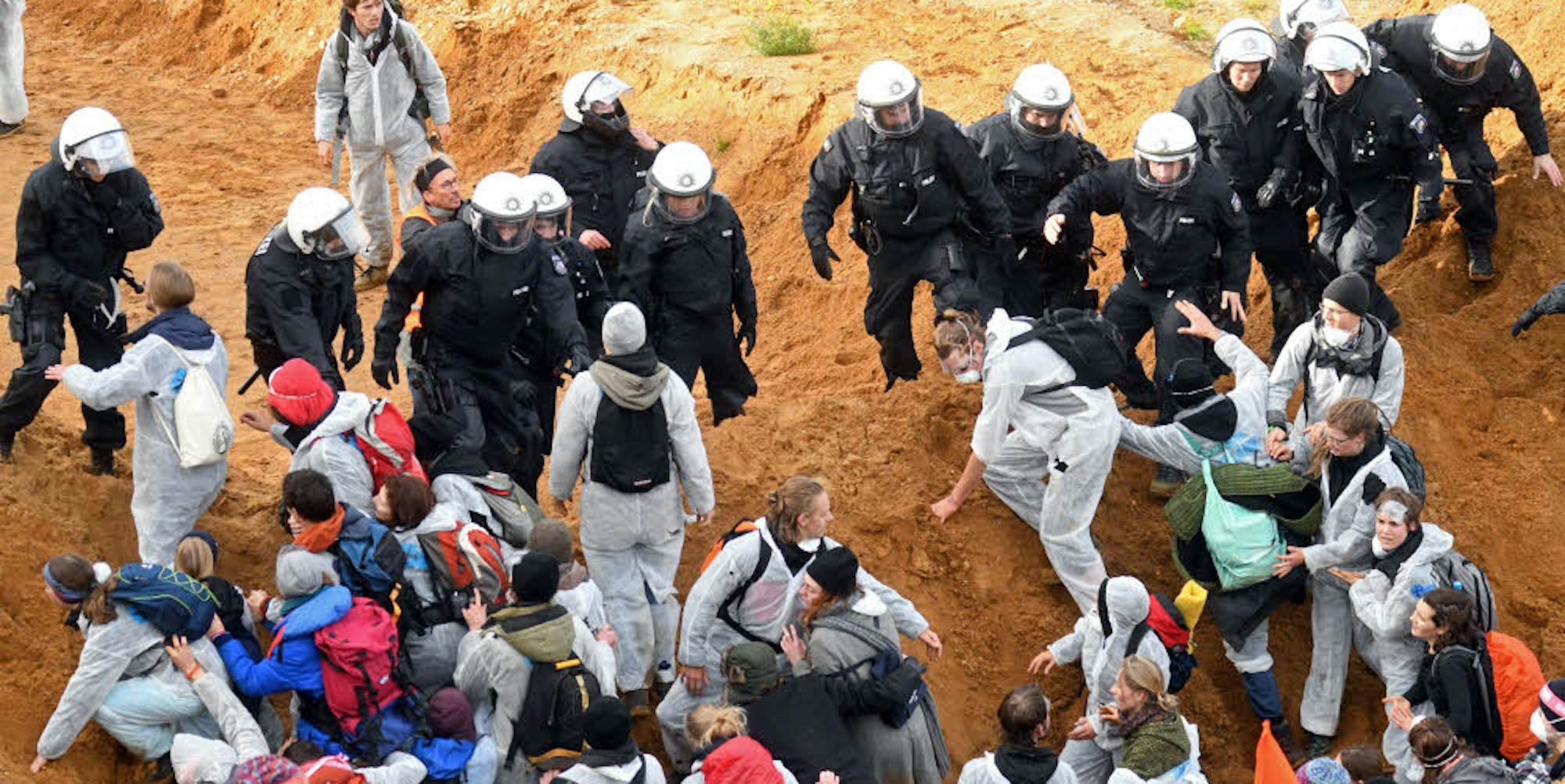 Im vergangenen Oktober blockierten Aktivisten von „Ende Gelände“ den Tagebau Hambach.