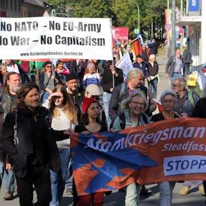 In den Protestmarsch gegen atomare Aufrüstung reihten sich einige aus dem Rhein-Erft-Kreis ein.
