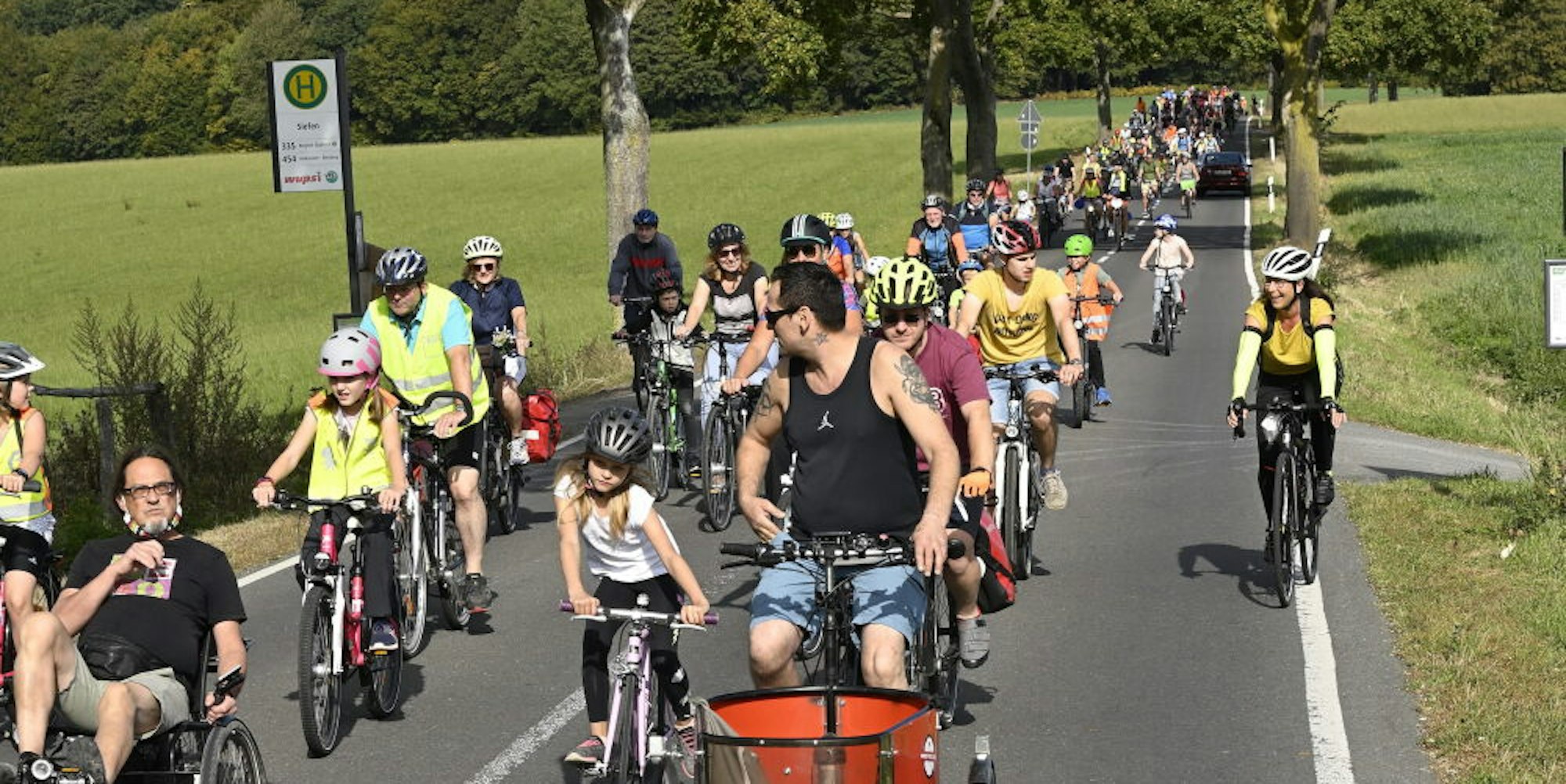Über 400 Radfahrer machten im Sommer bei der Rad-Demonstration von Spitze nach Herkenrath mit.