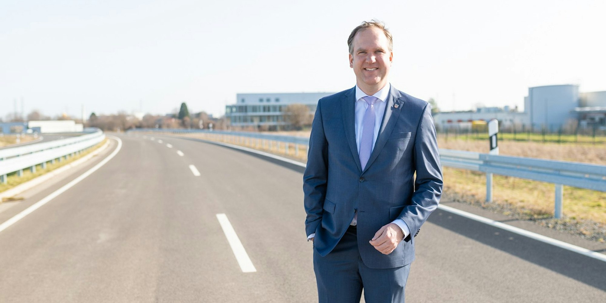 Bürgermeister Dirk Breuer freut sich, dass die neue Umgehungsstraße am Montag eröffnet wird.