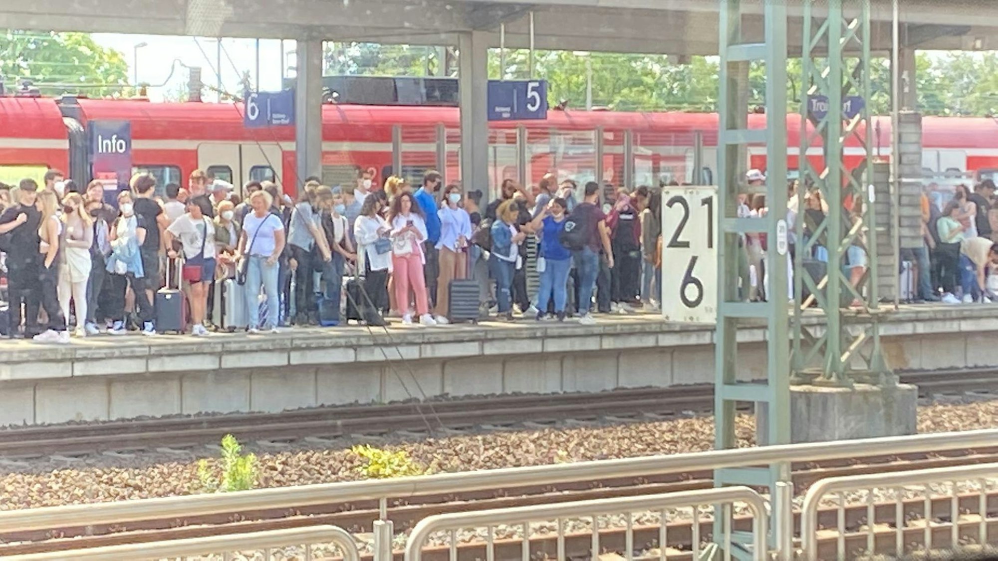 Bahnsteig-Troisdorf-WA0007_1