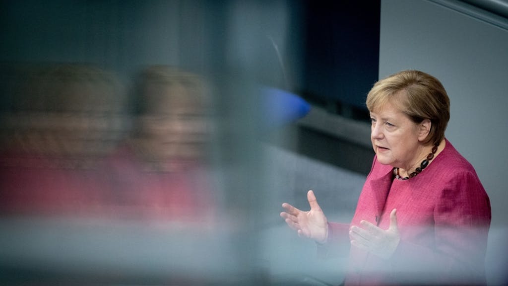 POLI Merkel_Pressekonferenz_251120