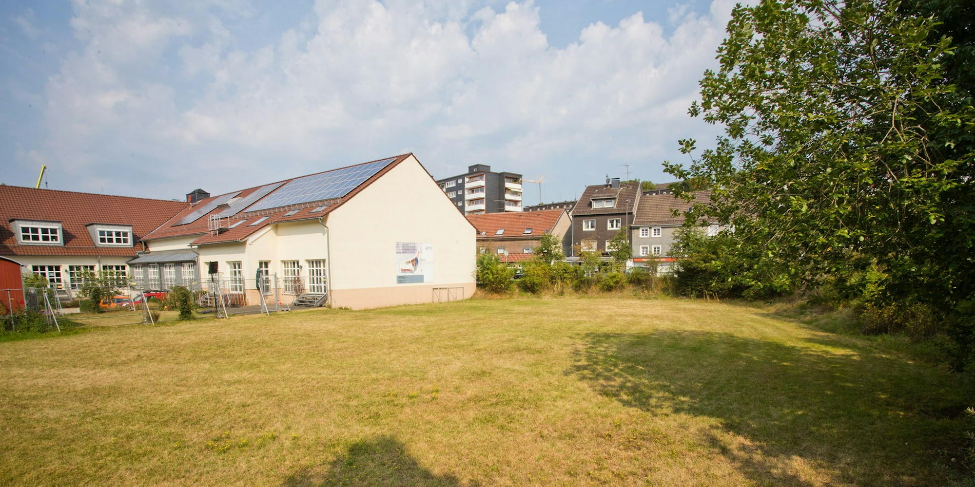 Mit Solarzellen auf dem Dach trägt der Krawinkelsaal bereits zum Klimaschutz bei. Dort sollen Bergneustädter am 23. Juni Ideen abliefern, was außerdem für die Umwelt getan werden kann.