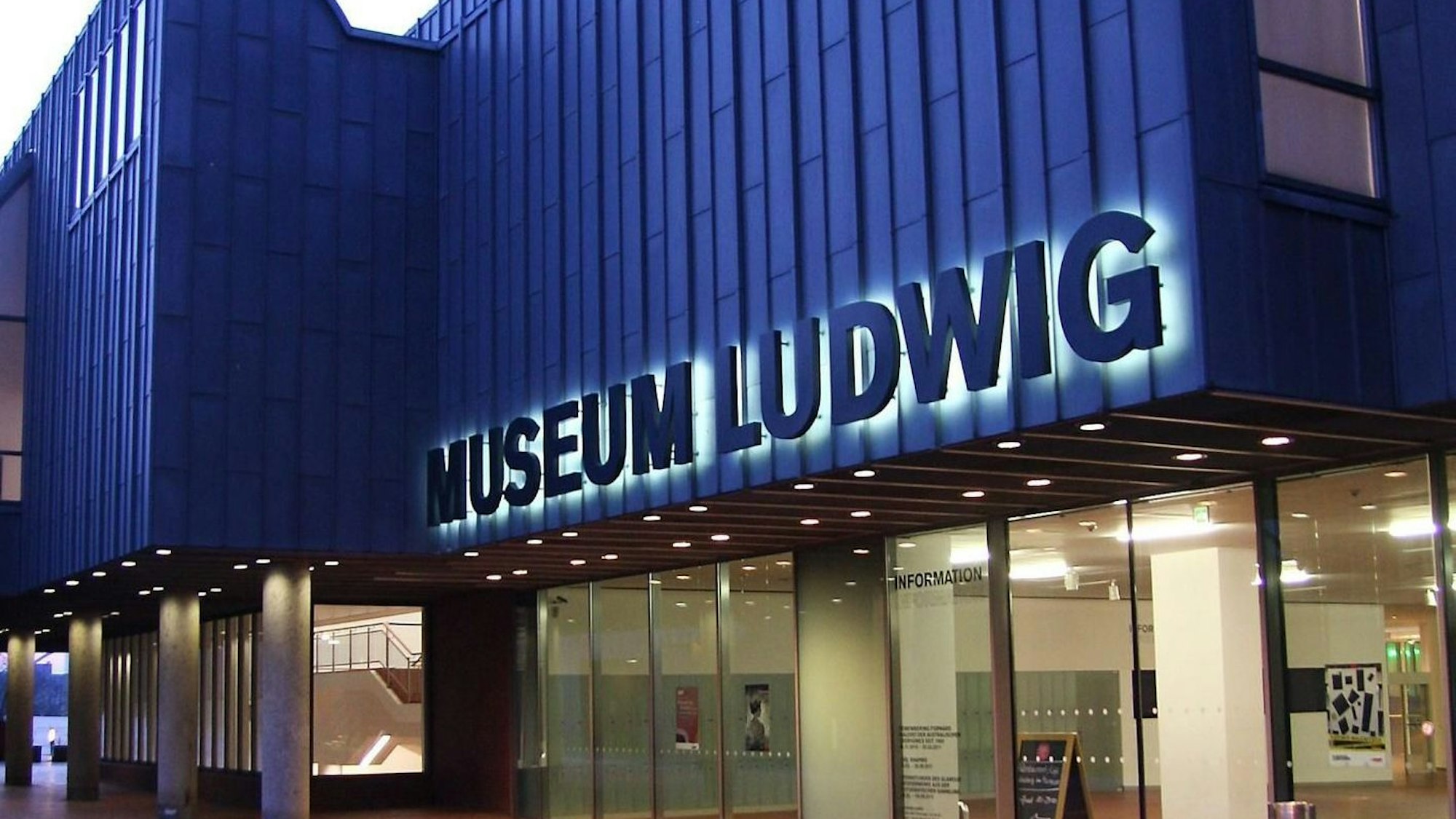 Museum Ludwig am frühen Morgen.