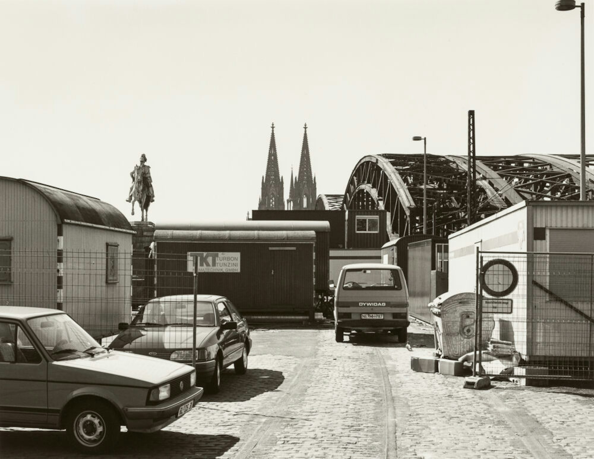 Ohne Titel (Bauwagen und Blick auf Kölner Dom), 1988