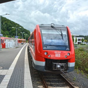 In einigen Jahren könnte die Regionalbahn 25 – wie hier in Gummersbach – ausgedient haben. Ersatz wäre dann die „S 15“.