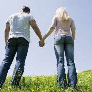 Die unverbriefte Liebe wird immer beliebter: Knapp 13 Prozent aller Paare in Deutschland teilen bereits das Leben miteinander, ohne zu heiraten.