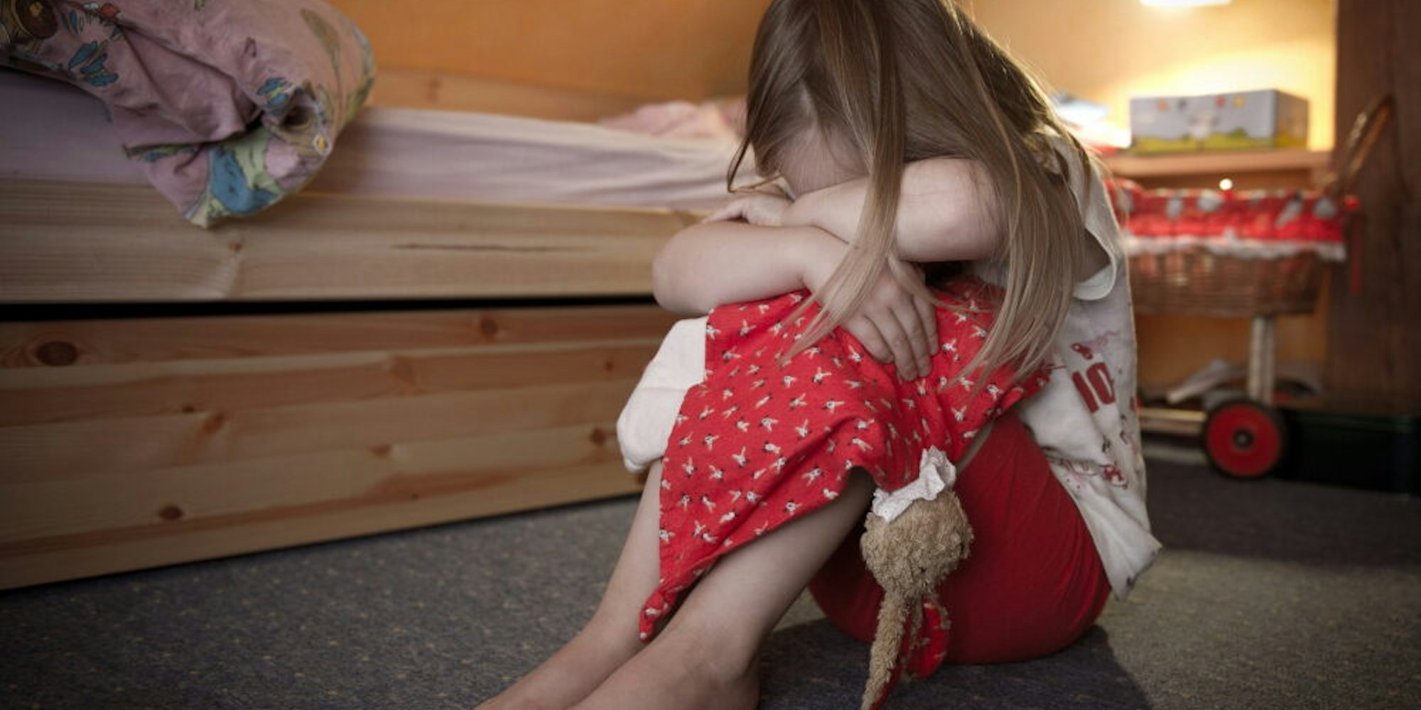 Haben Ärztinnen oder Ärzte einen Verdacht auf Kindesmisshandlung , können sie sich an die Kölner Experten wenden.