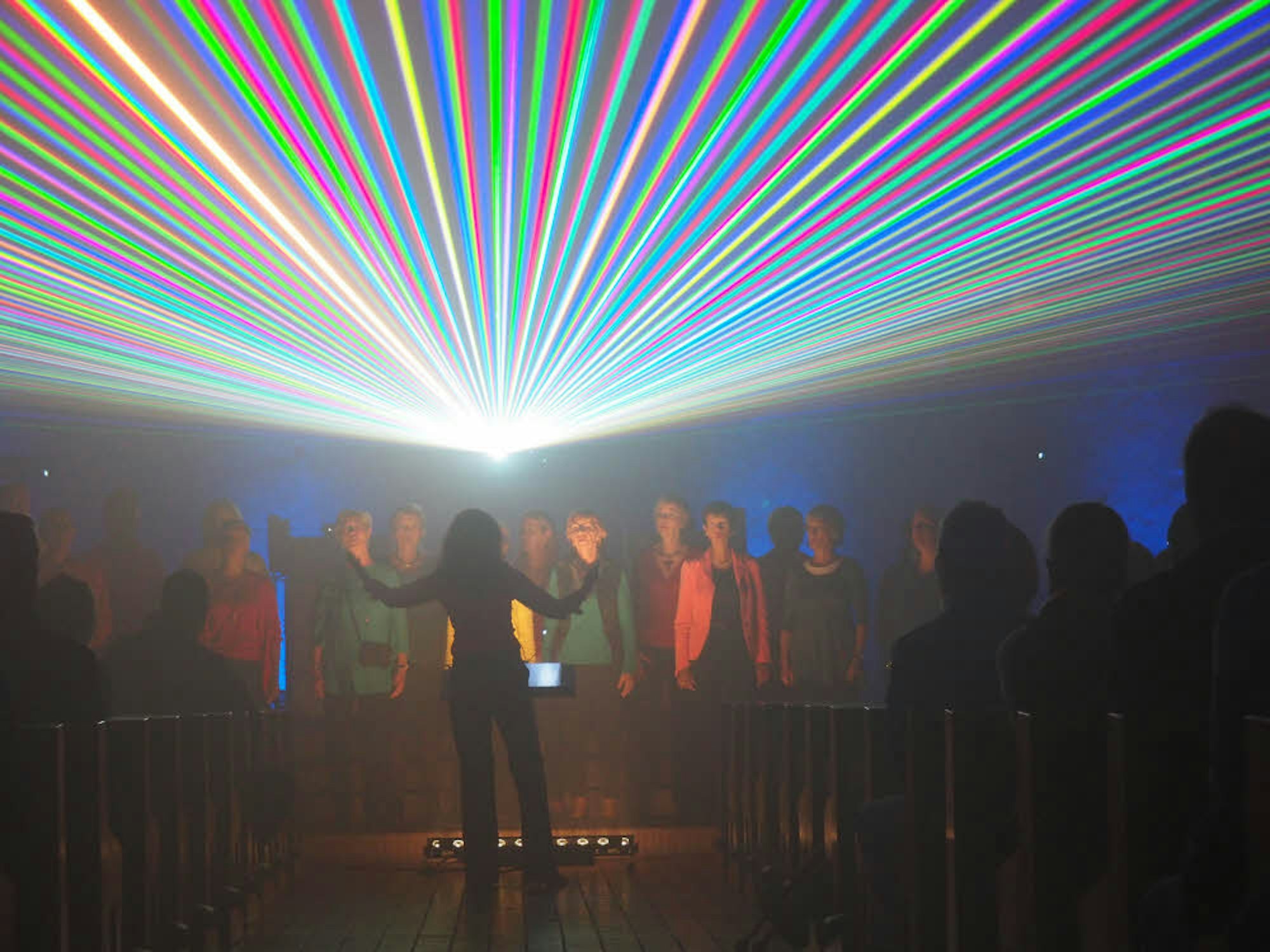Spektakuläre Licht- und Lasershow in der Kirche St. Georg