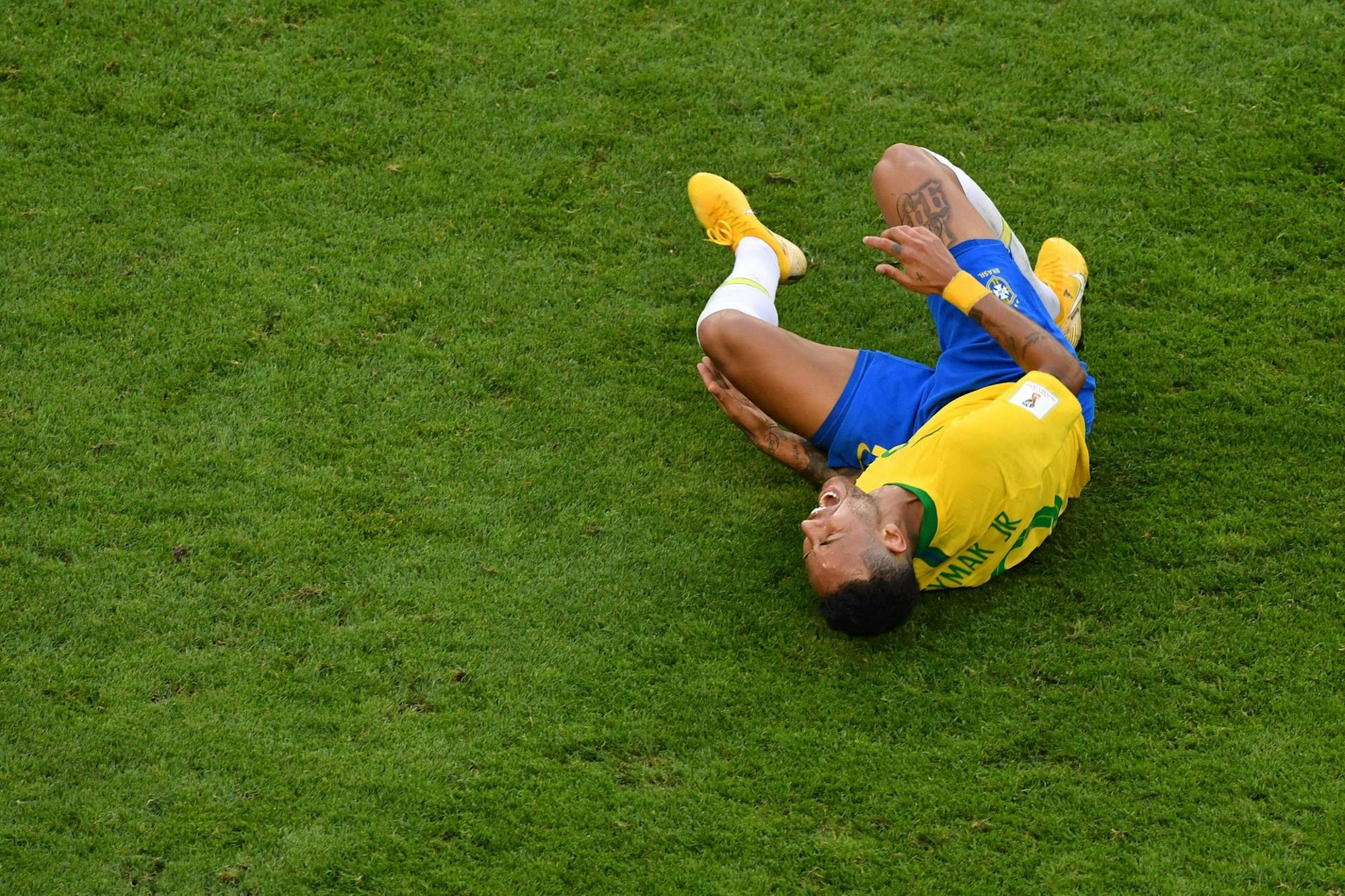 WM Neymar am Boden
