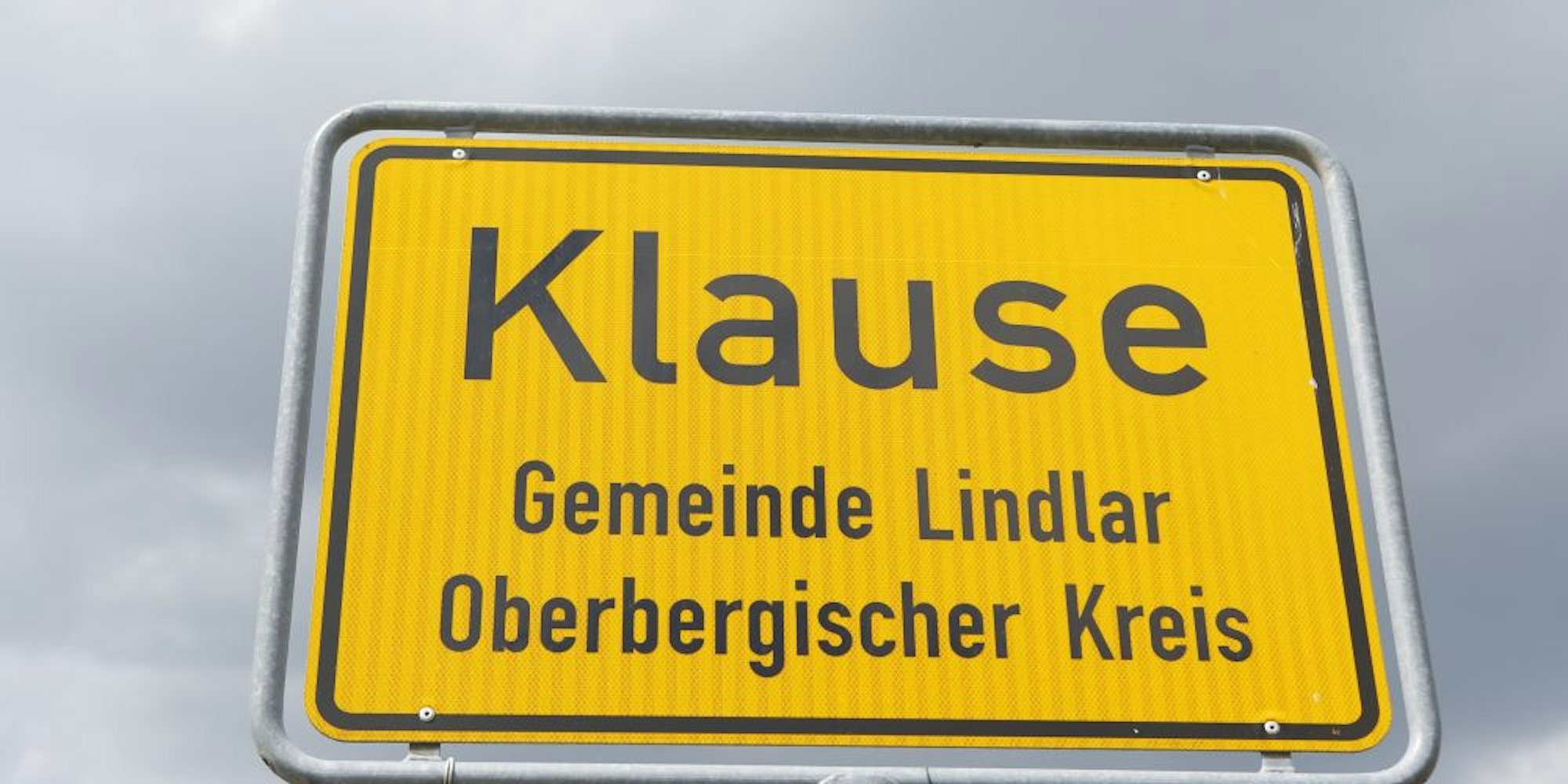 Das Ortsschild von Lindlar-Klause.
