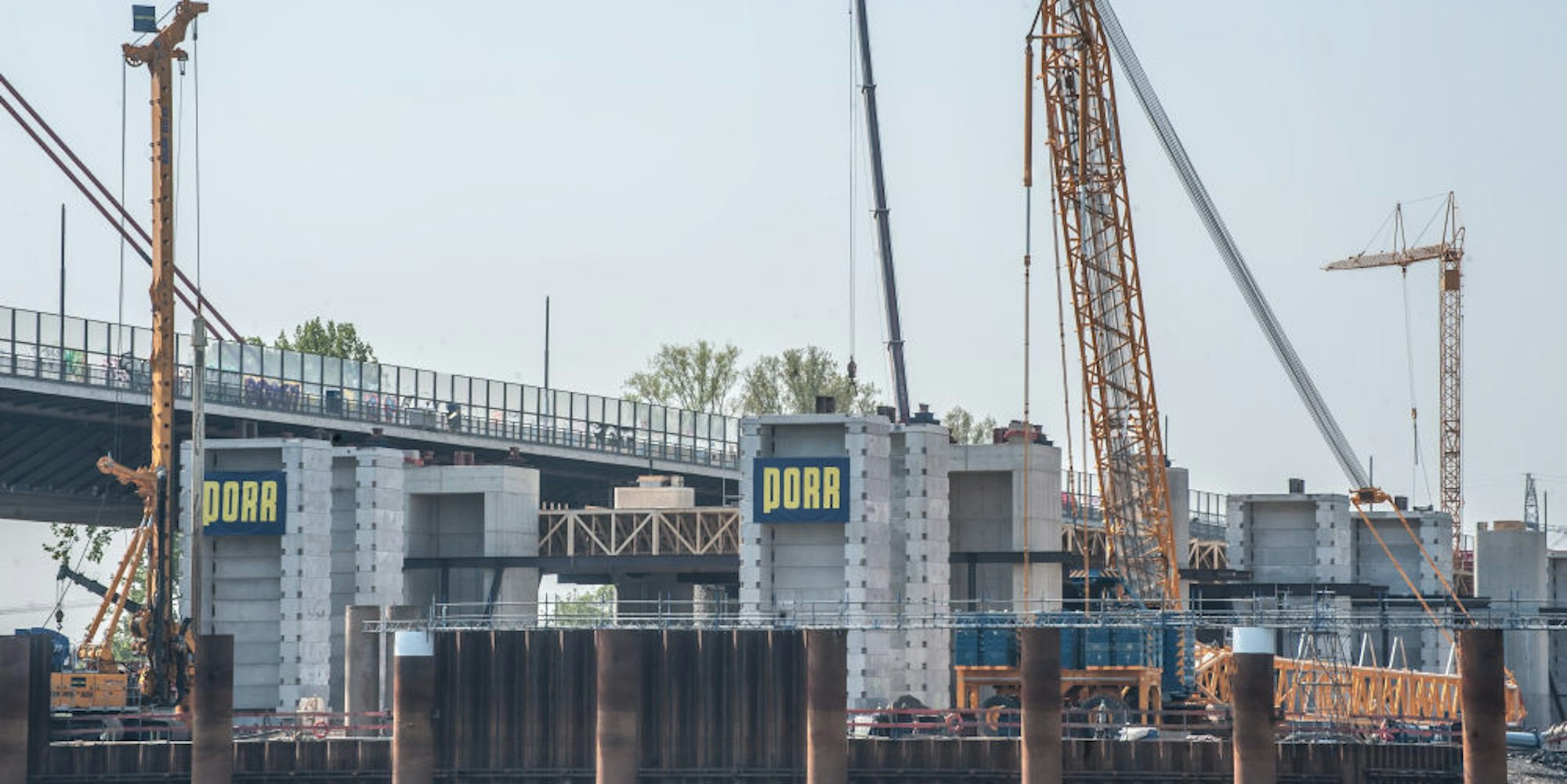 Durch den Ärger mit der Baufirma wird sich die Fertigstellung der Leverkusener Autobahnbrücke um Jahre verzögern.