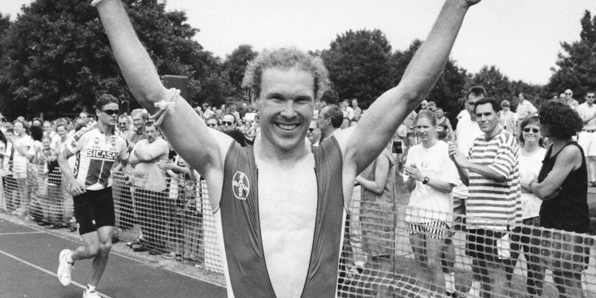 Den ersten Sieg feiert Olaf Sabatschus 1999, als das Rennen wegen Rheinhochwassers vom Triathlon zum Duathlon wird. Es ist sein erster von neun Podestplätzen.