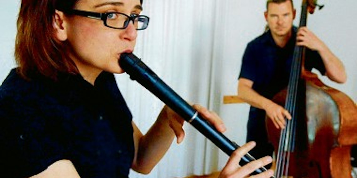 Nadja Schubert und Sasscha Delbrouck bringen bei recorder & bass gemeinsam die Gegensätze zum Klingen. (Bild: Rakoczy)